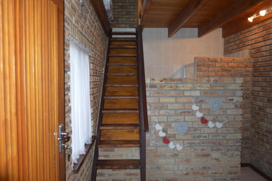 6 Bedroom Property for Sale in Doringkruin North West